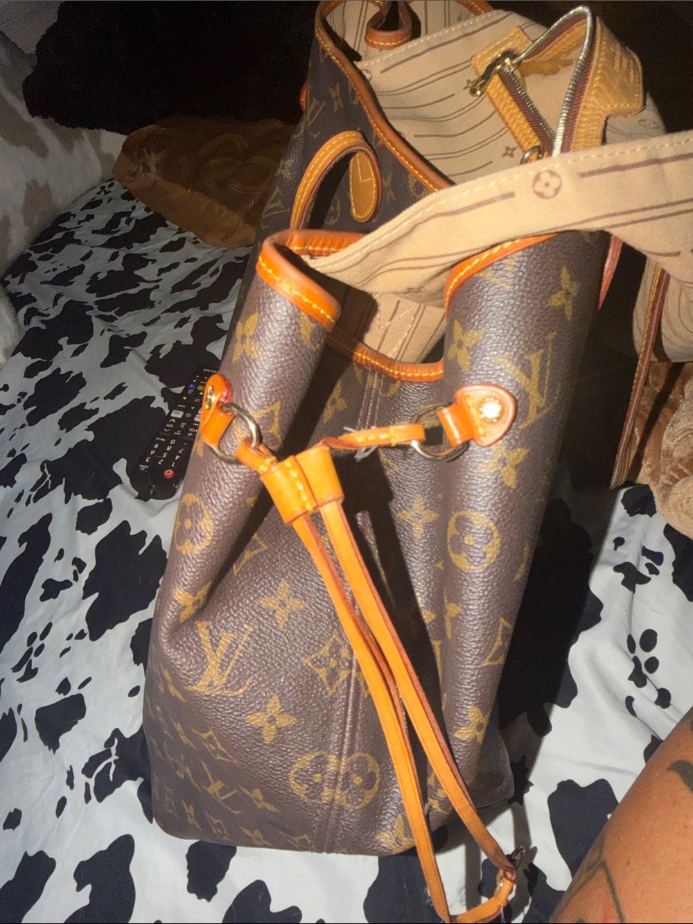 Louis Vuitton Monogram Canvas Tote in Brown Tan Leather Trim size GM neverfull - Picture 13 of 16